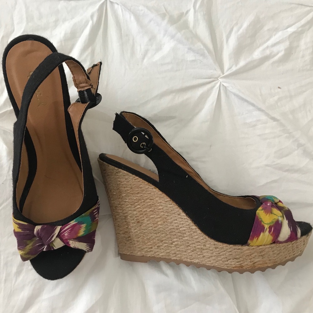 Black, Tan with Colorful Band Qupid Wedges